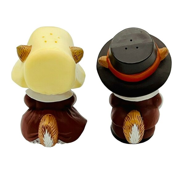 Hallmark Thanksgiving Pilgrim Squirrel Chipmunk Salt Pepper Shakers 1990s VTG - Picture 3 of 8